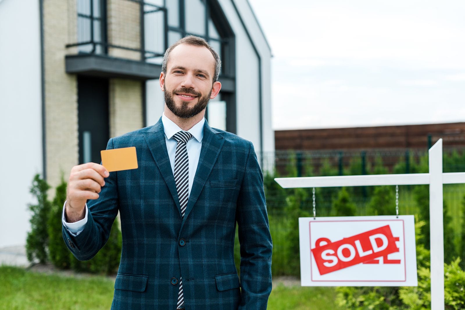 Choosing the Right Real Estate Agent: Tips for Homebuyers